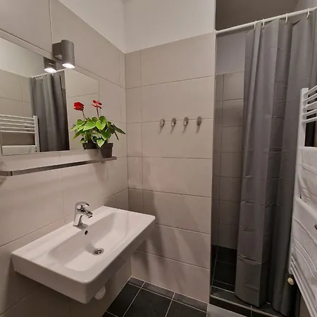 Work Aparthotel *